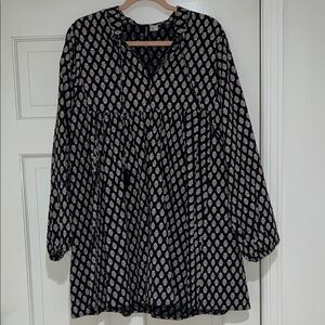 Divided Black and Cream Geometric Mini Dress